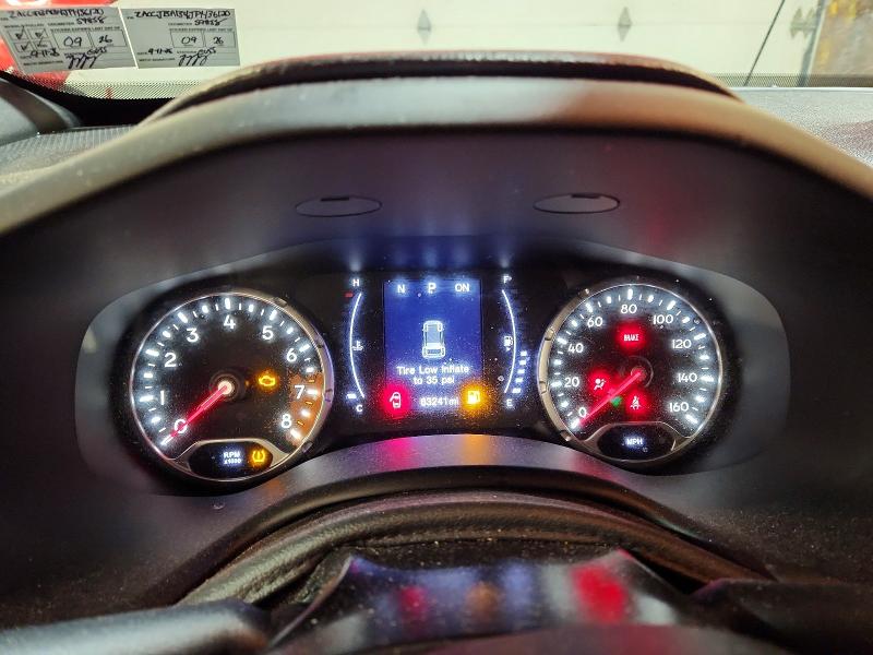 Photo 9 from auction – 2018 JEEP RENEGADE S with VIN ZACCJBAB4JPH36120