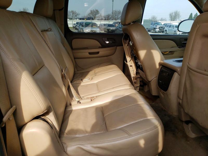 Photo 11 from auction – 2014 CHEVROLET SUBURBAN with VIN 1GNSCJE05ER237799