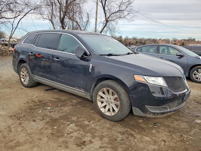 Photo 4 from auction – 2016 LINCOLN MKT with VIN 2LMHJ5NK8GBL00806