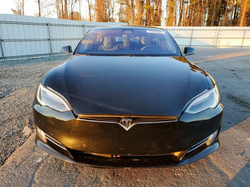 Photo 5 from auction – 2017 TESLA MODEL S with VIN 5YJSA1E14HF213978