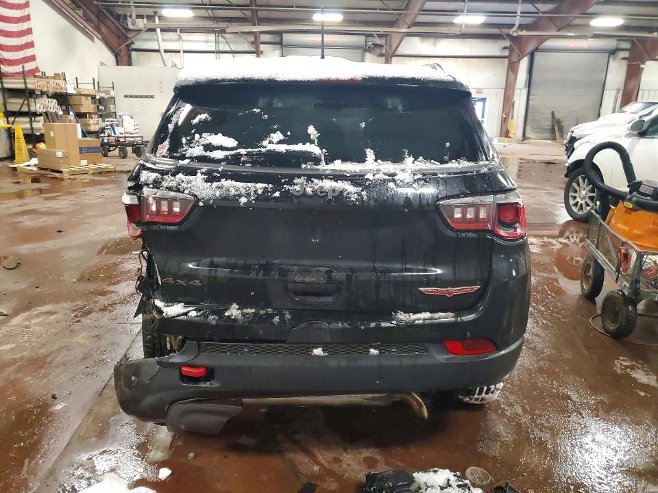 Photo 6 from auction – 2018 JEEP COMPASS with VIN 3C4NJDDB3JT501720