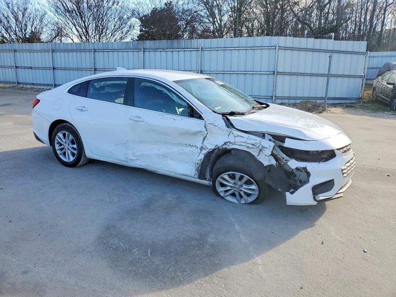 Photo 4 from auction – 2017 CHEVROLET MALIBU with VIN 1G1ZE5STXHF187259