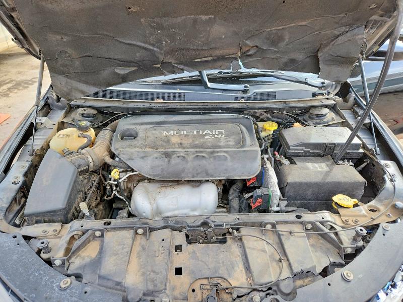 Photo 11 from auction – 2015 CHRYSLER 200 LIMITE with VIN 1C3CCCAB4FN754539