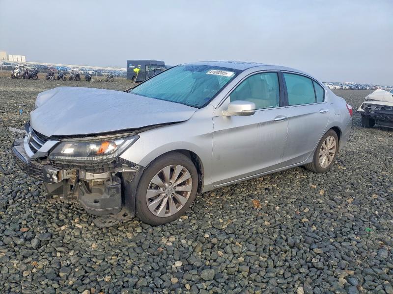 Photo 1 from auction – 2015 HONDA ACCORD with VIN 1HGCR2F70FA127273