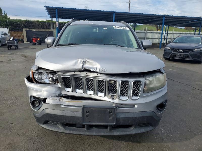 Photo 5 from auction – 2016 JEEP COMPASS LA with VIN 1C4NJCEA1GD735692
