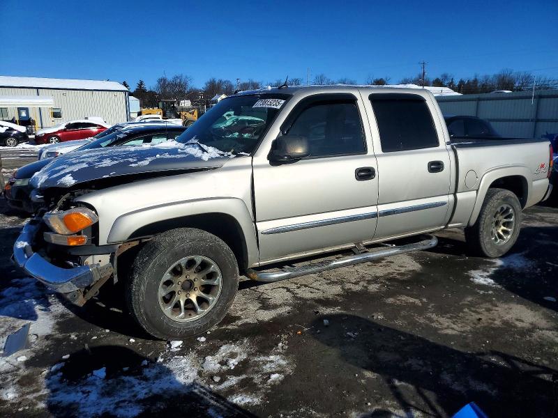 GMC NEW SIERRA 2004 with VIN 2GTEK13T841376337 - Photo from auction