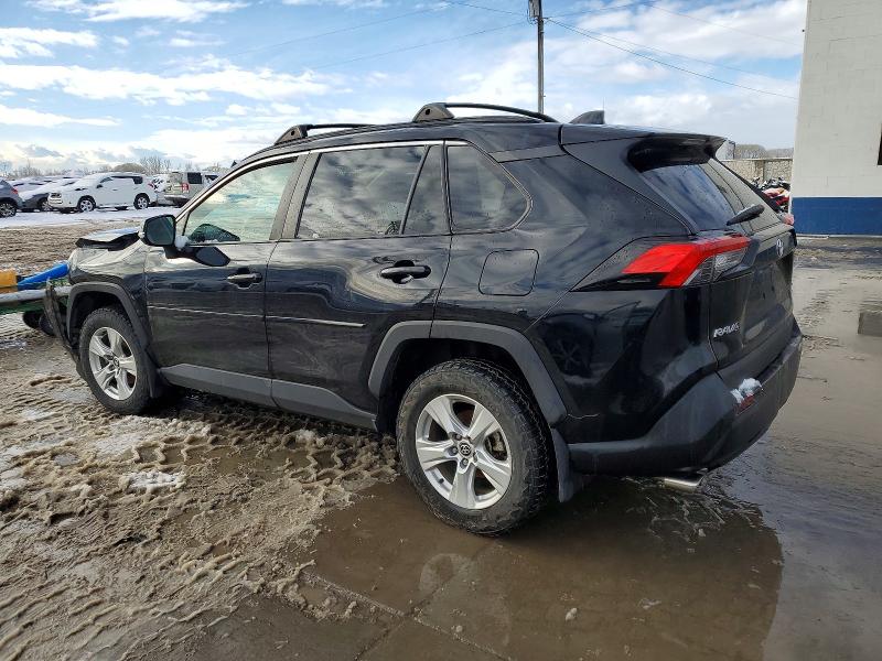 Photo 2 from auction – 2021 TOYOTA RAV4 XLE with VIN 2T3P1RFV7MC206017