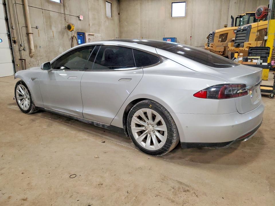 Photo 2 from auction – 2015 TESLA MODEL S with VIN 5YJSA1E27FF115128