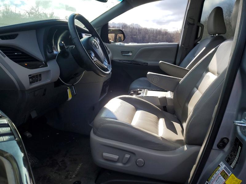 Photo 7 from auction – 2017 TOYOTA SIENNA with VIN 5TDYZ3DC2HS808518