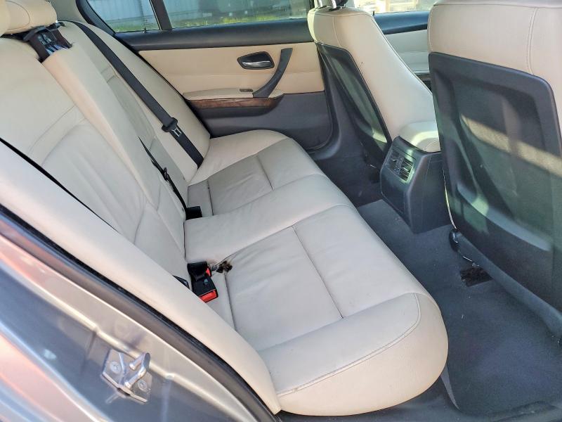 Photo 10 from auction – 2010 BMW 328 I with VIN WBAPH7G51ANM48427