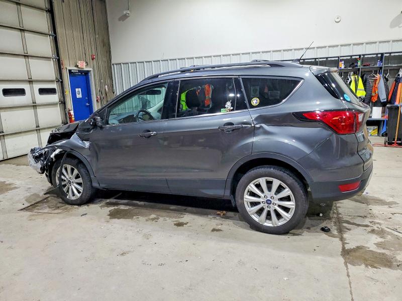 Photo 2 from auction – 2019 FORD ESCAPE SEL with VIN 1FMCU9HD2KUA48653