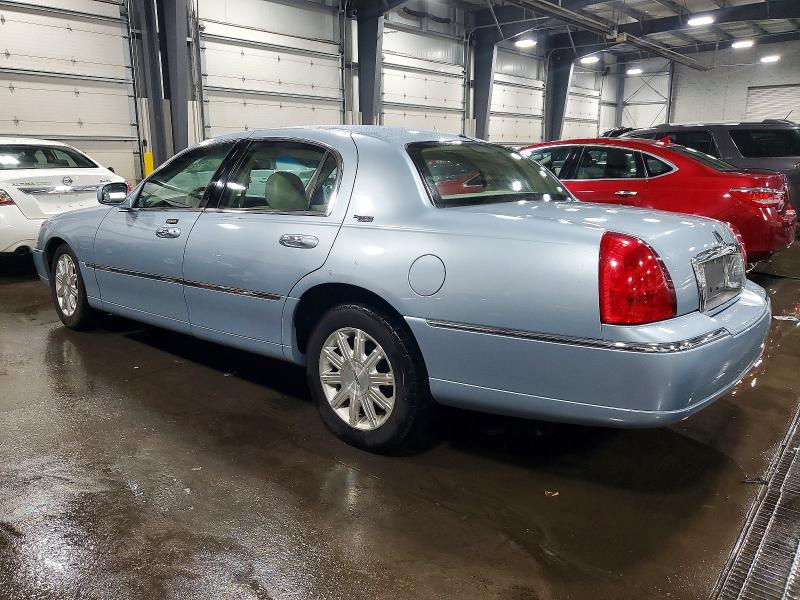 Photo 2 from auction – 2009 LINCOLN TOWN CAR S with VIN 2LNHM82V09X607430