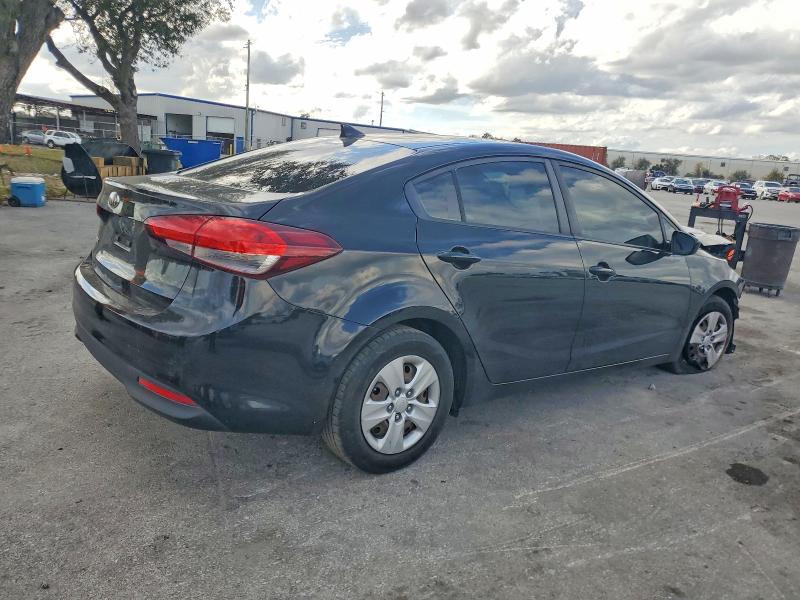 Photo 3 from auction – 2018 KIA FORTE LX with VIN 3KPFK4A73JE284854