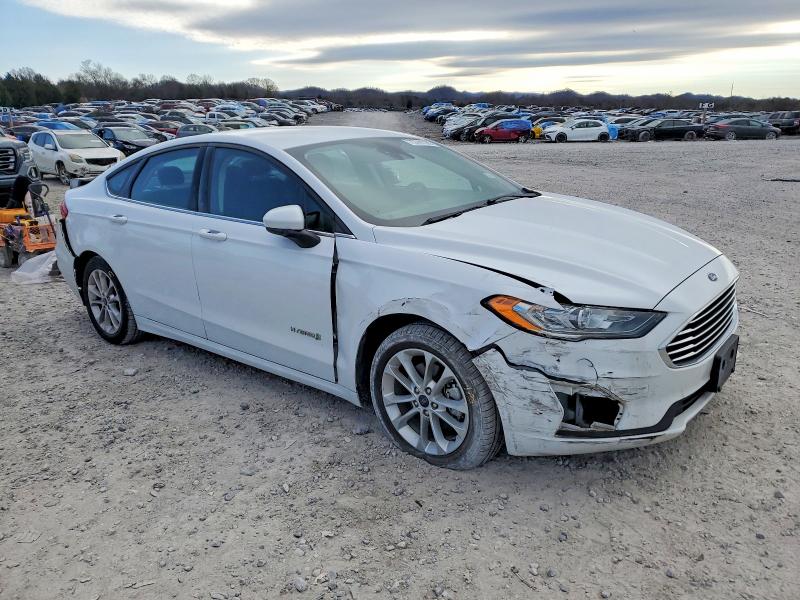 Photo 4 from auction – 2019 FORD FUSION with VIN 3FA6P0LU7KR274728