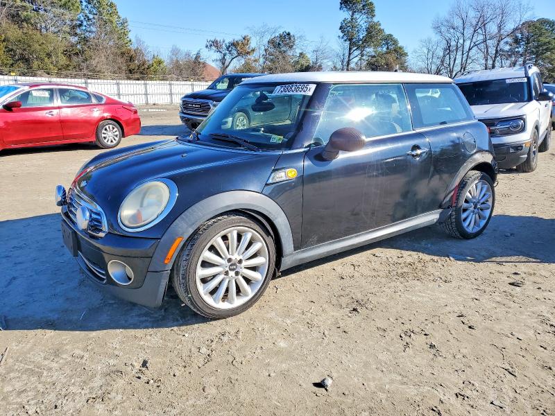 MINI COOPER 2010 with VIN WMWMF3C56ATZ23007 - Photo from auction