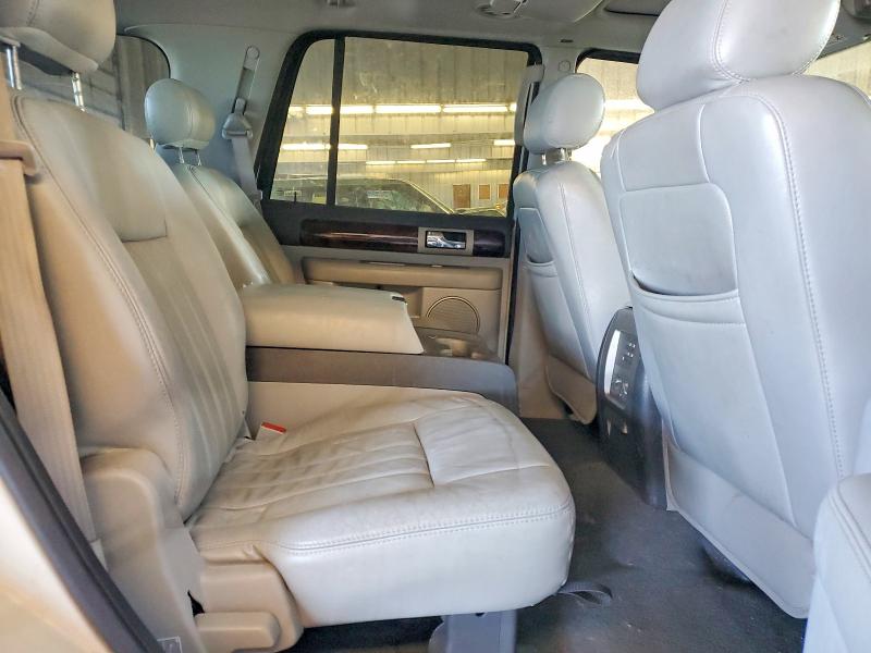 Photo 11 from auction – 2005 LINCOLN NAVIGATOR with VIN 5LMFU28515LJ03601
