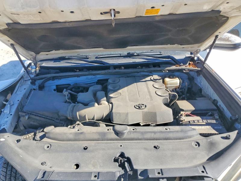 Photo 12 from auction – 2015 TOYOTA 4RUNNER SR with VIN JTEZU5JR1F5086111