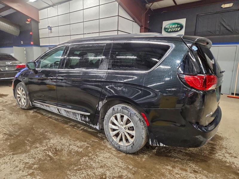 Photo 2 from auction – 2017 CHRYSLER PACIFICA T with VIN 2C4RC1BG6HR583514