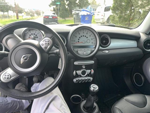 Photo 9 from auction – 2007 MINI COOPER with VIN WMWMF33557TU62732