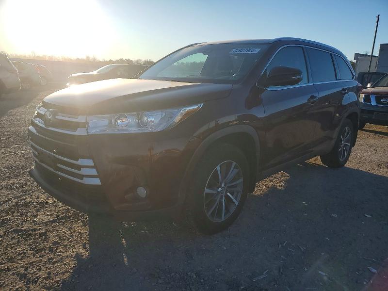 Photo 1 from auction – 2019 TOYOTA HIGHLANDER with VIN 5TDJZRFH1KS716160