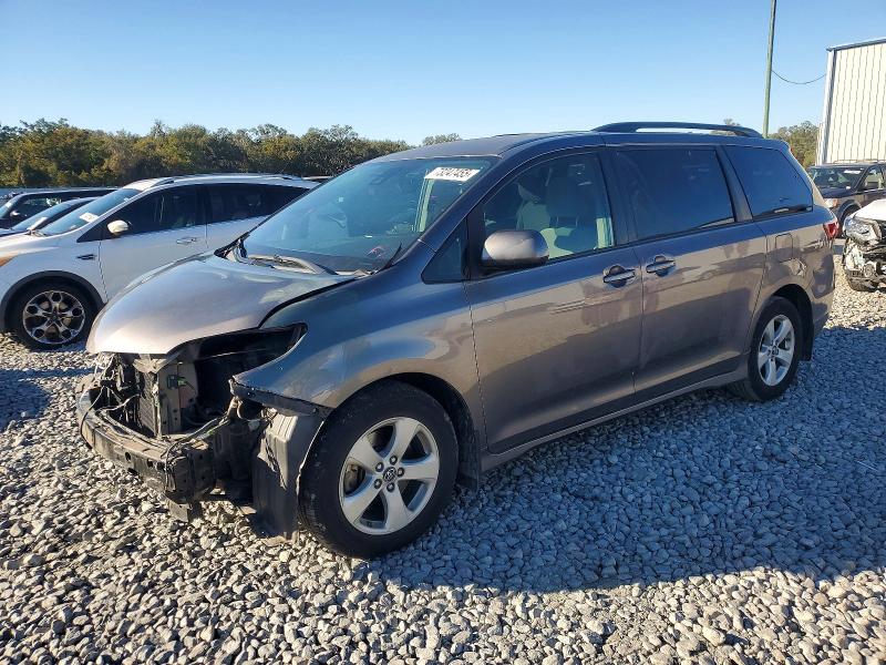 TOYOTA SIENNA LE 2018 with VIN 5TDKZ3DC3JS954972 - Photo from auction