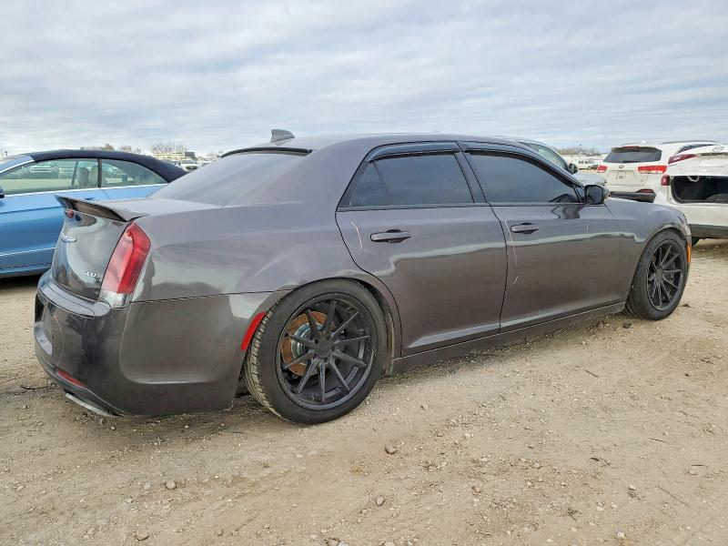 Photo 3 from auction – 2015 CHRYSLER 300 S with VIN 2C3CCABG8FH756270