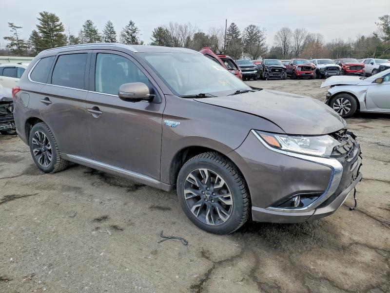 Photo 4 from auction – 2018 MITSUBISHI OUTLANDER with VIN JA4J24A56JZ069895