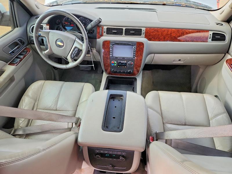 Photo 8 from auction – 2011 CHEVROLET TAHOE with VIN 1GNSCBE03BR285772