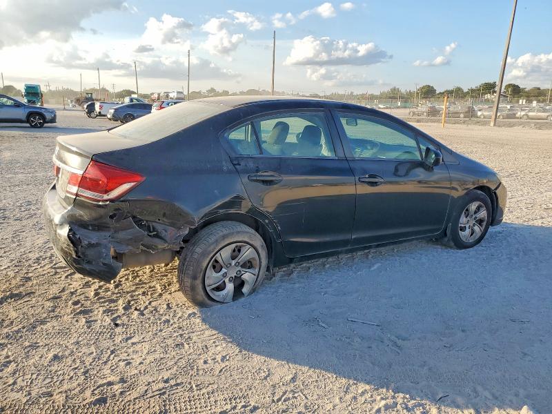 Photo 3 from auction – 2015 HONDA CIVIC LX with VIN 19XFB2E5XFE072652