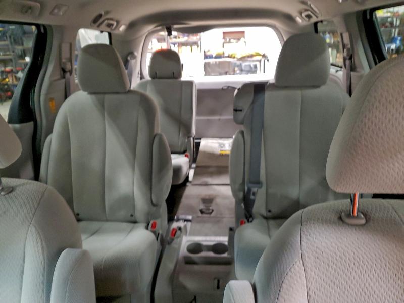 Photo 10 from auction – 2013 TOYOTA SIENNA LE with VIN 5TDKK3DC6DS393837