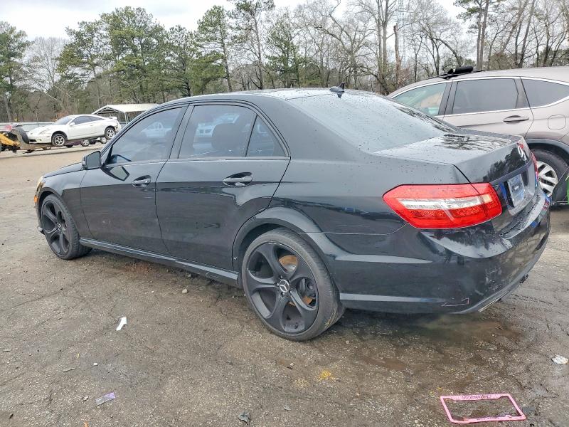Photo 2 from auction – 2010 MERCEDES-BENZ E 550 with VIN WDDHF7CB8AA018030