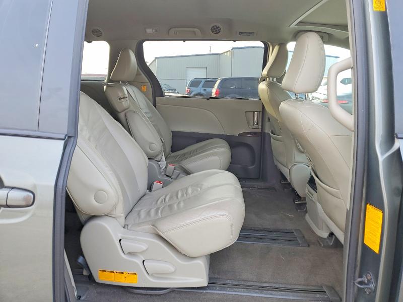 Photo 11 from auction – 2012 TOYOTA SIENNA XLE with VIN 5TDYK3DC9CS213727
