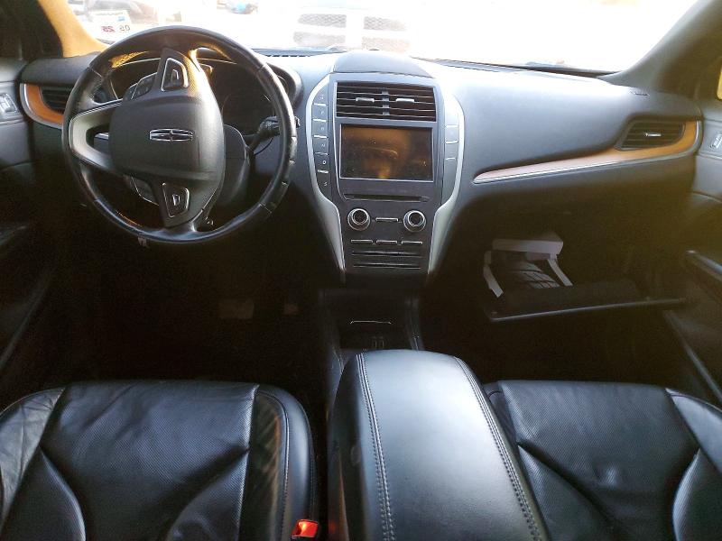 Photo 8 from auction – 2017 LINCOLN MKC RESERV with VIN 5LMCJ3D97HUL13550