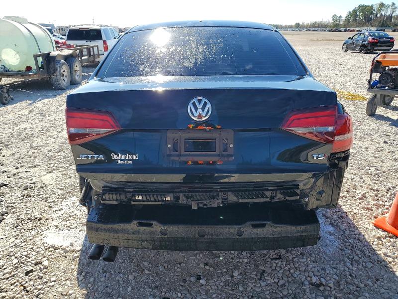 Photo 6 from auction – 2017 VOLKSWAGEN JETTA S with VIN 3VW2B7AJ5HM360308