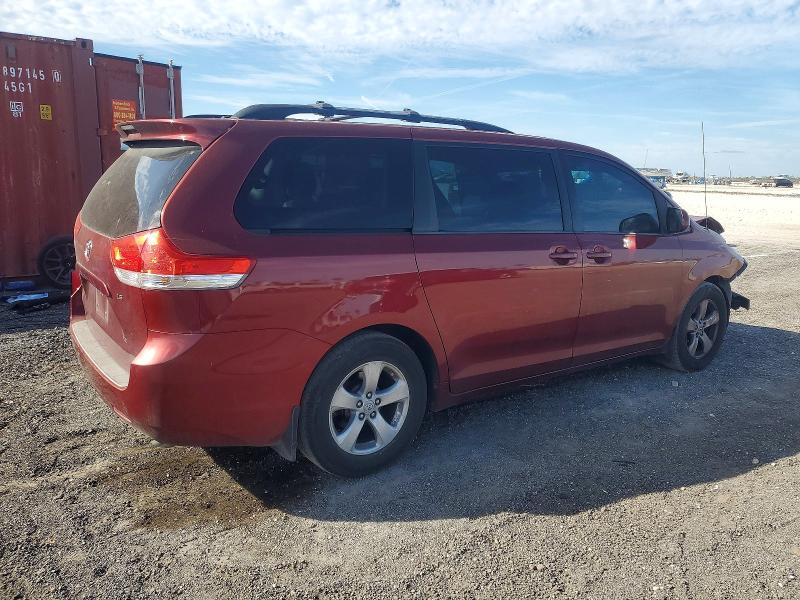 Photo 3 from auction – 2013 TOYOTA SIENNA LE with VIN 5TDKK3DC6DS369361