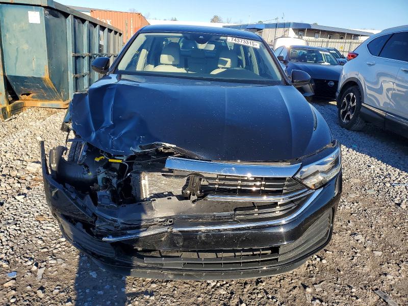 Photo 5 from auction – 2024 VOLKSWAGEN JETTA with VIN 3VW7M7BU7RM008955