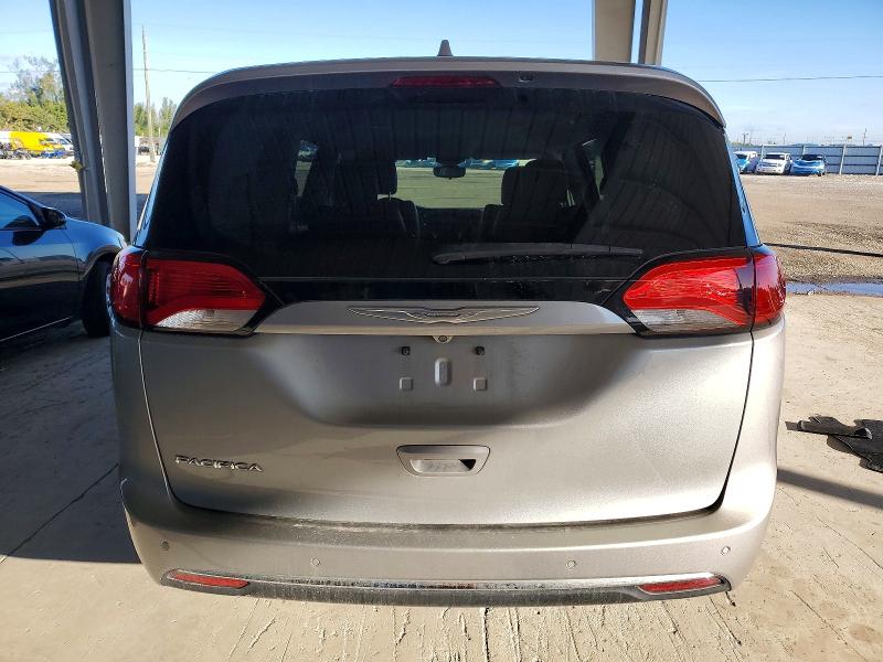 Photo 6 from auction – 2017 CHRYSLER PACIFICA T with VIN 2C4RC1BG9HR534775