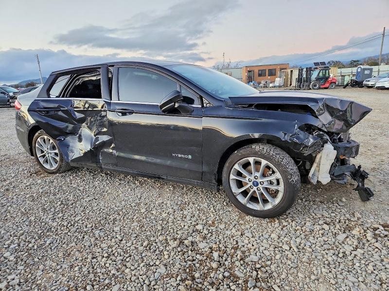 Photo 4 from auction – 2019 FORD FUSION with VIN 3FA6P0LU7KR141127