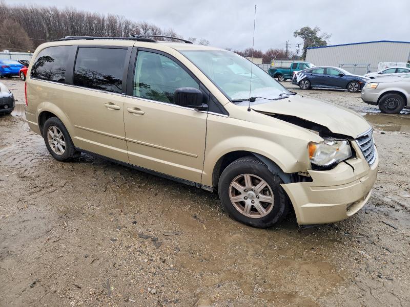 Photo 4 from auction – 2010 CHRYSLER TOWN & COU with VIN 2A4RR2D12AR344796