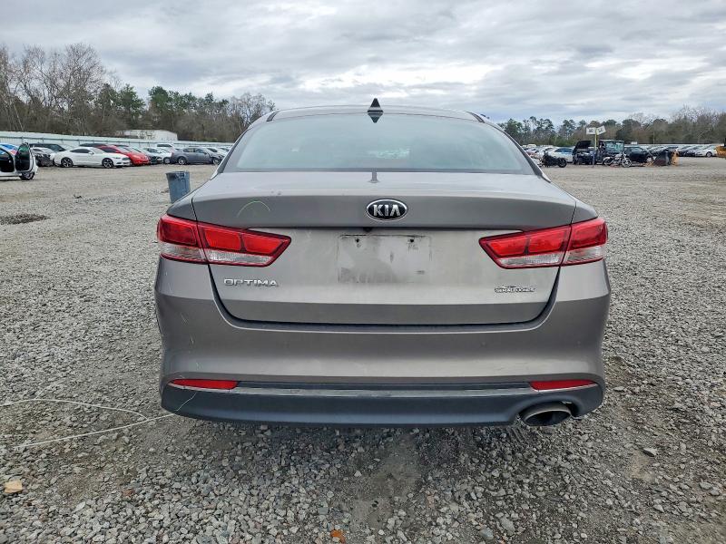 Photo 6 from auction – 2018 KIA OPTIMA LX with VIN 5XXGT4L34JG261585