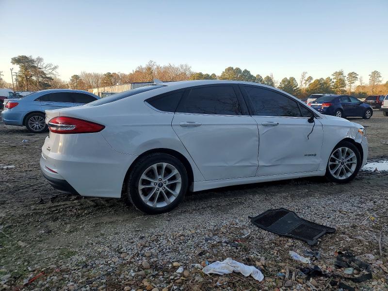 Photo 3 from auction – 2019 FORD FUSION with VIN 3FA6P0LU7KR257041