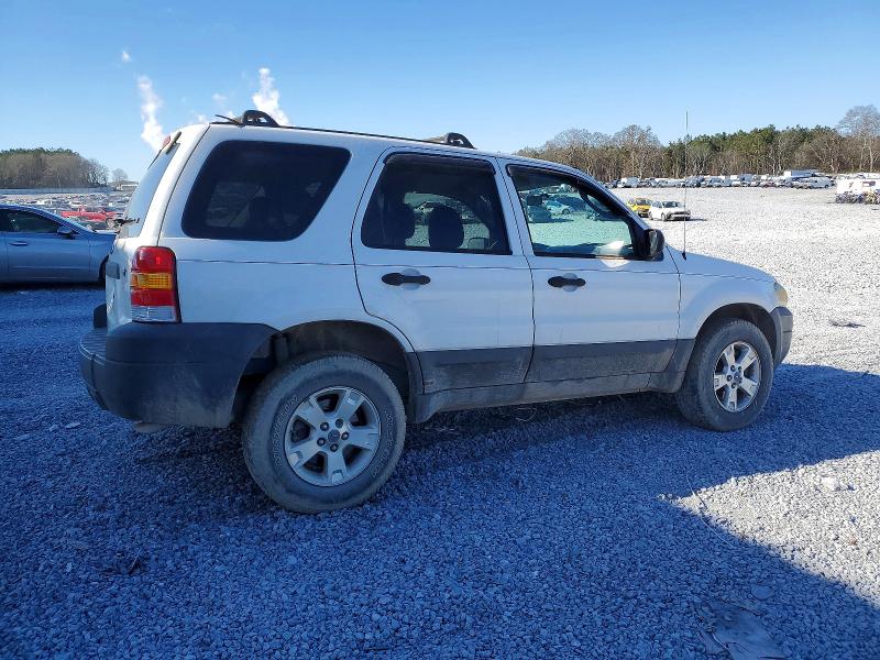 Photo 3 from auction – 2005 FORD ESCAPE with VIN 1FMYU931X5KD73263