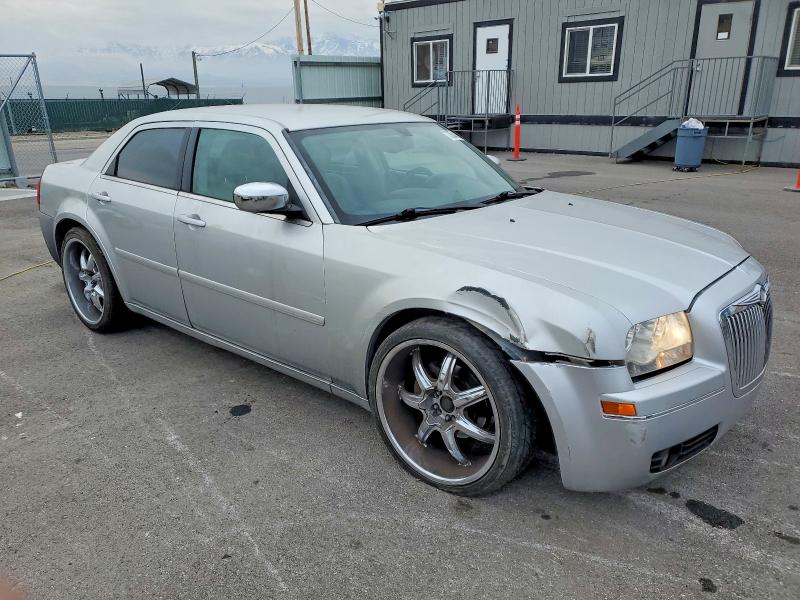 Photo 4 from auction – 2005 CHRYSLER 300 TOURIN with VIN 2C3JA53G15H184220