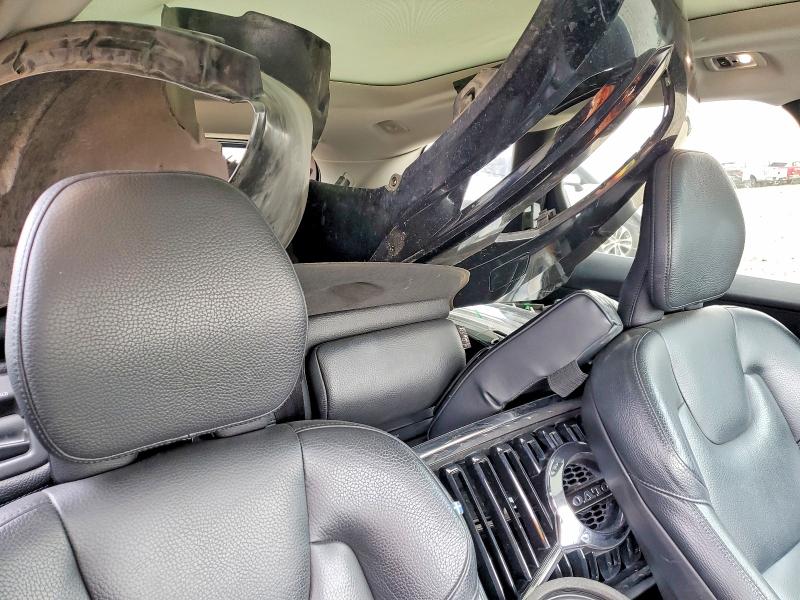 Photo 13 from auction – 2019 VOLVO XC60 with VIN LYV102DK5KB251145