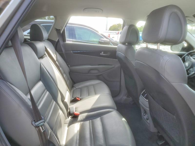 Photo 11 from auction – 2016 KIA SORENTO EX with VIN 5XYPH4A53GG173122