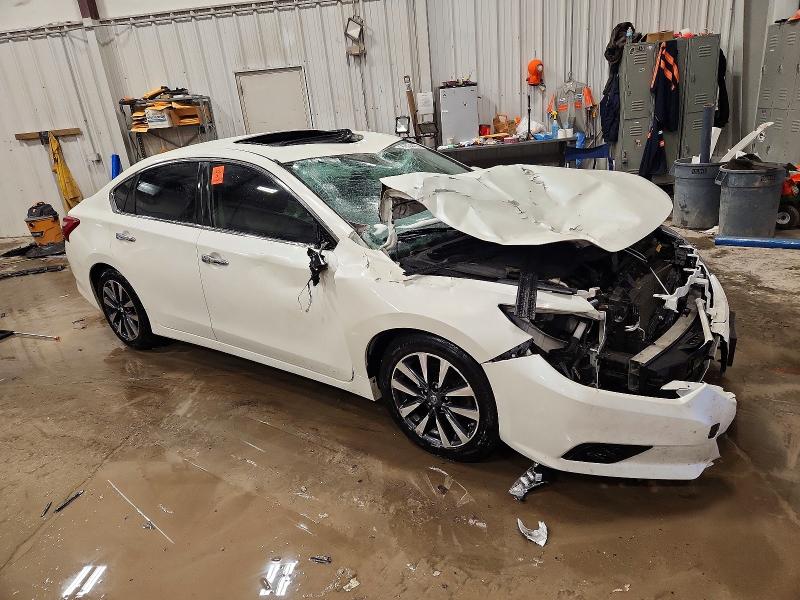Photo 4 from auction – 2017 NISSAN ALTIMA 2.5 with VIN 1N4AL3AP0HC157536