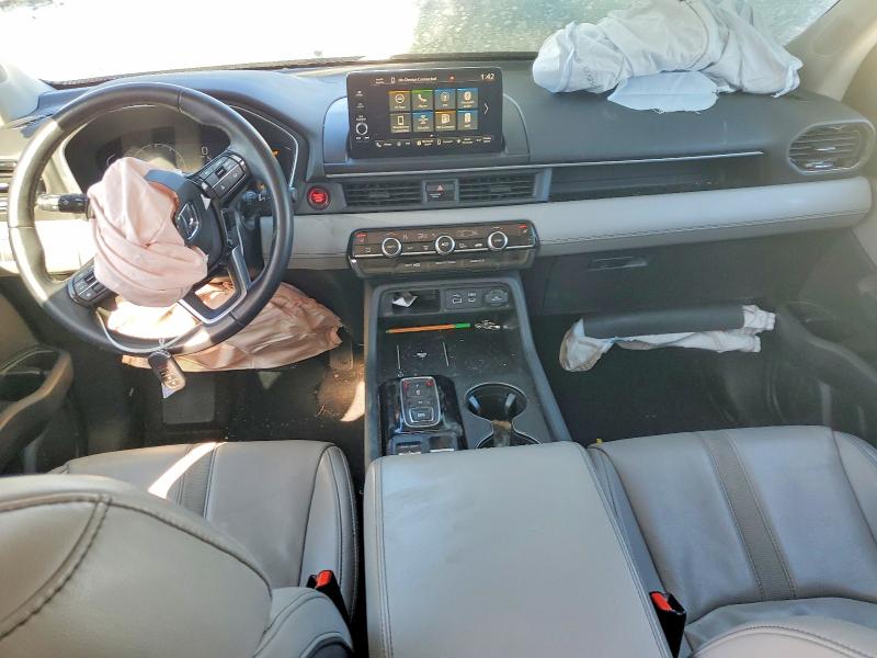Photo 8 from auction – 2023 HONDA PILOT with VIN 5FNYG2H46PB009797
