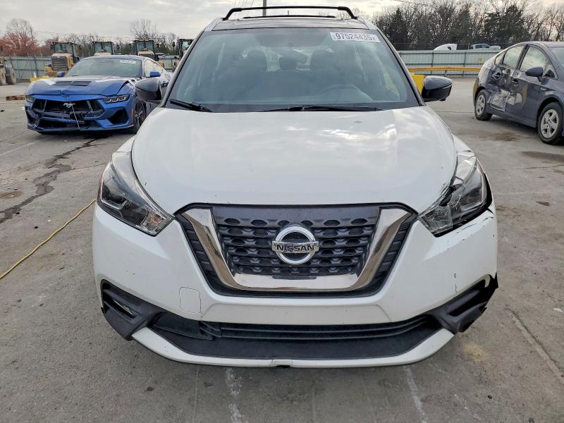 Photo 5 from auction – 2018 NISSAN KICKS with VIN 3N1CP5CU5JL495887