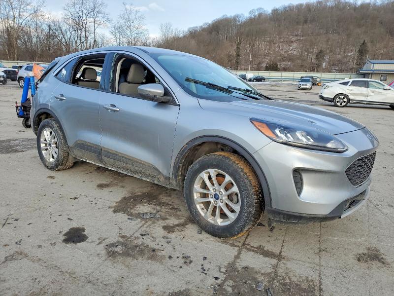 Photo 4 from auction – 2021 FORD ESCAPE SE with VIN 1FMCU9BZ7MUA16739