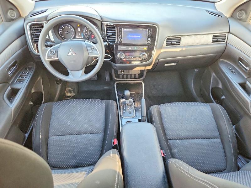 Photo 8 from auction – 2018 MITSUBISHI OUTLANDER with VIN JA4AD2A33JZ052761